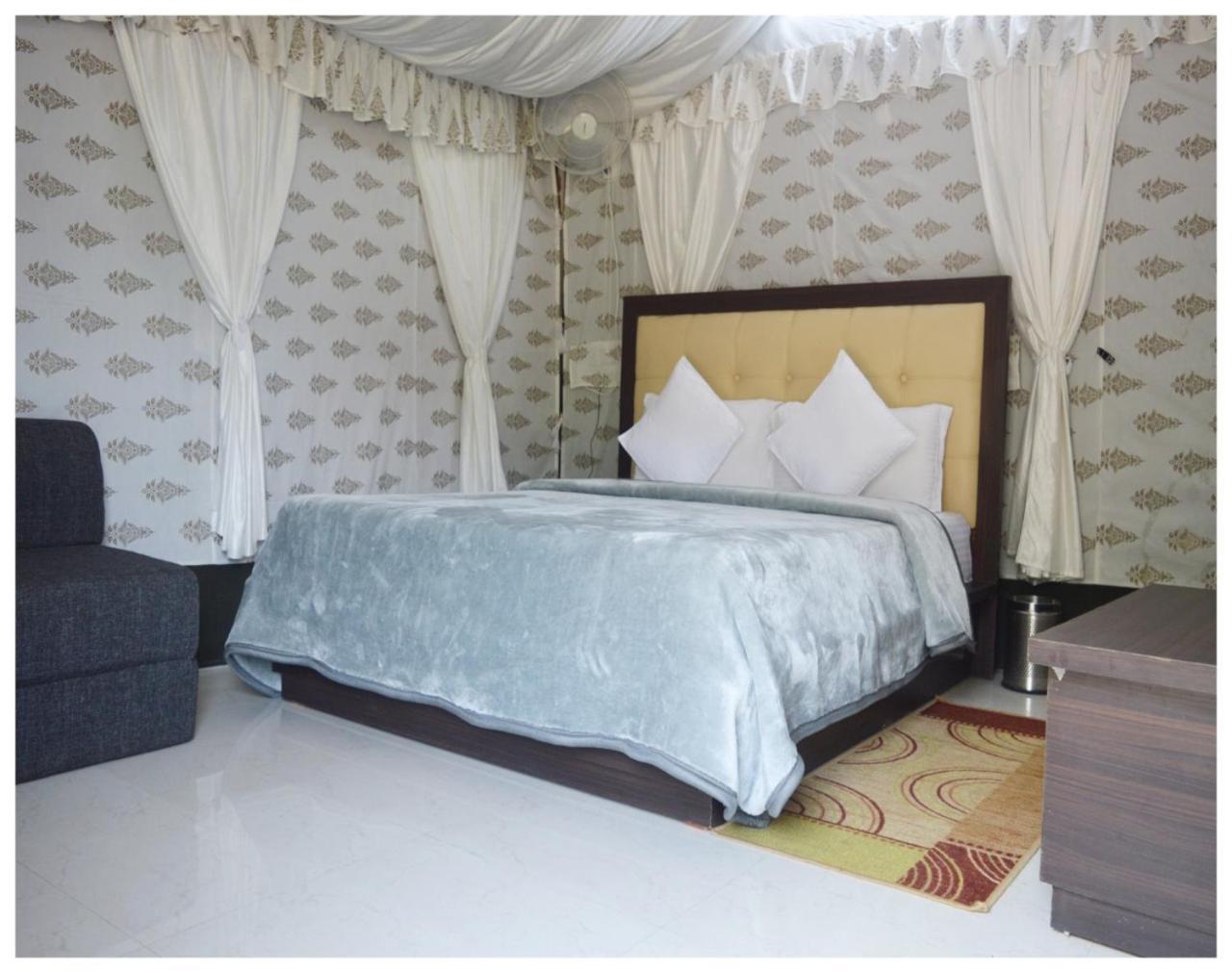 רישיקש Gurugram Resort מראה חיצוני תמונה